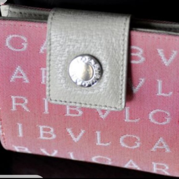 BVLGARI Wallet Bulgari Bi-Fold Logomania Pink and Cream  *AUTHENTIC* NEW! - Picture 1 of 10